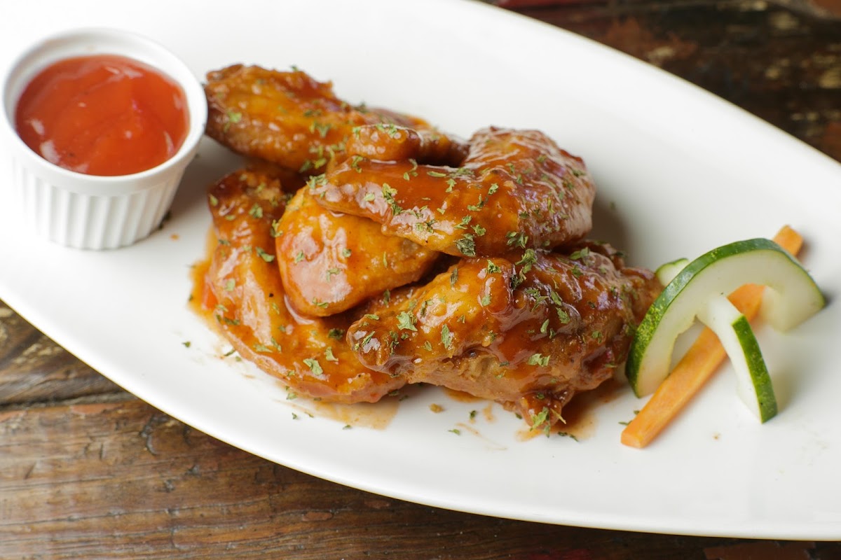 Pinyatas Lounge Restaurant, Bar & Jerk Center-4