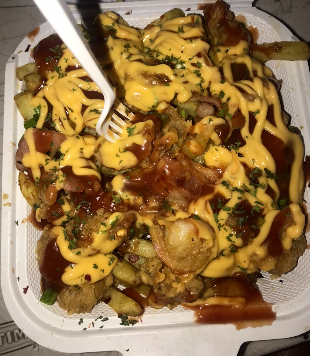 Pinyatas Lounge Restaurant, Bar & Jerk Center-6