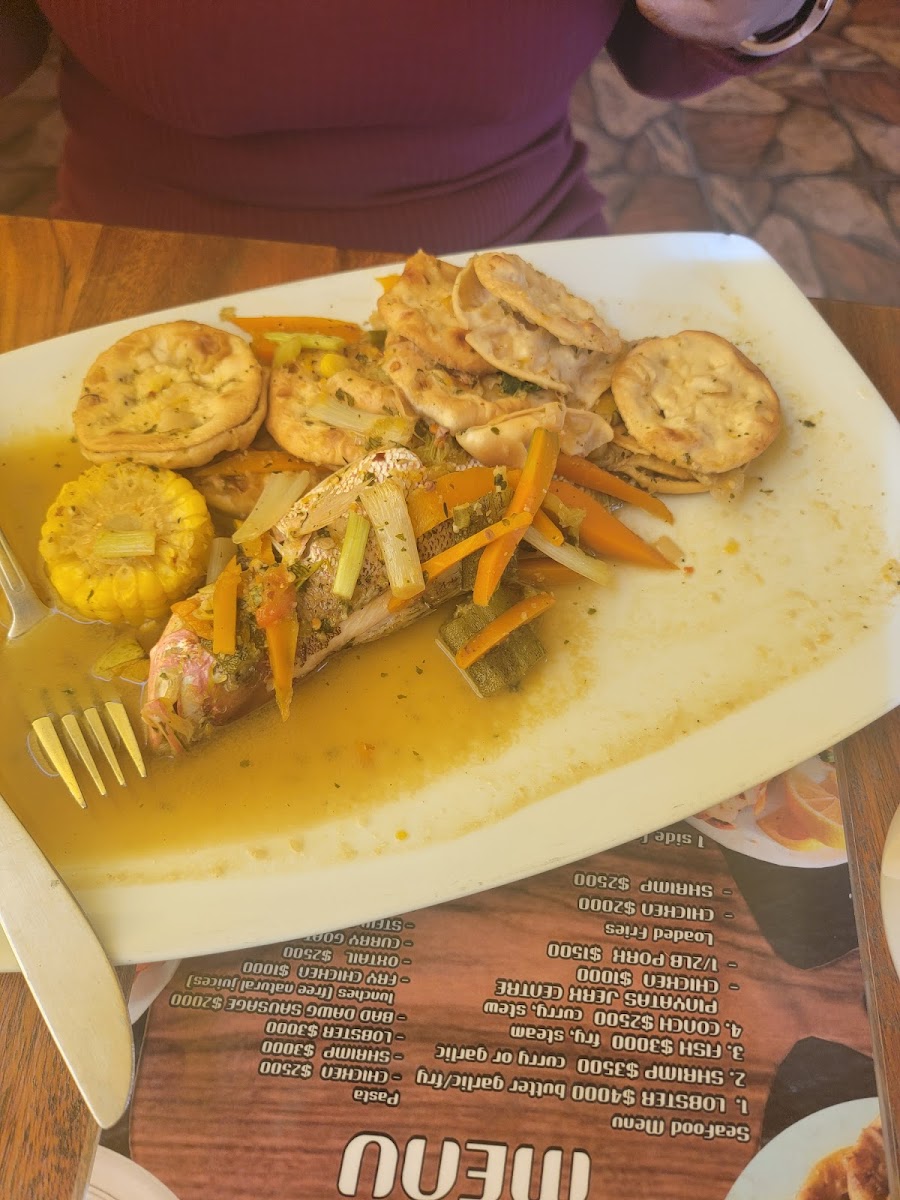 Pinyatas Lounge Restaurant, Bar & Jerk Center-7